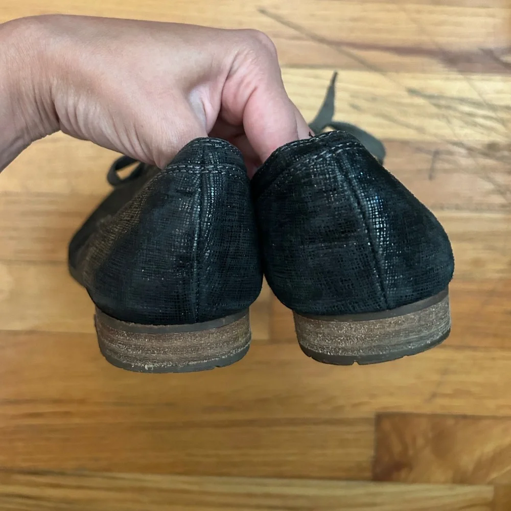 Naya Black Leather Shoes - Picture 2 of 6